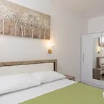شقة Laurea سلانو