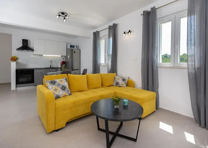 Laurea 公寓 斯拉诺